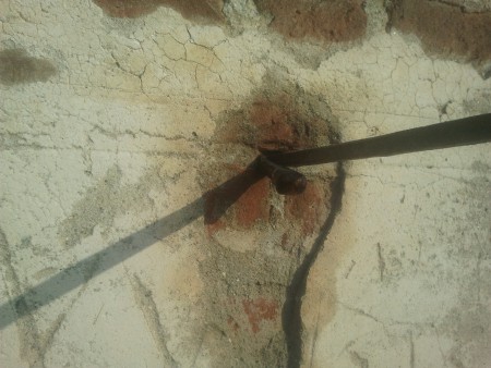 gnomone prima del restauro a Cuneo